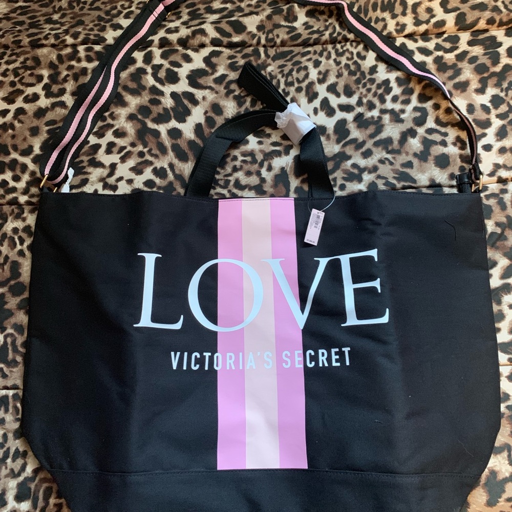 Love pink beach bag NWT